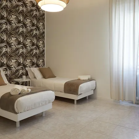 Pansiyon Ca' De Amicis - Double Bedroom Centro - Fiera Milano *
