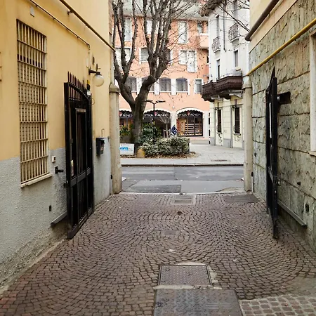 Ca' De Amicis - Double Bedroom Centro - Fiera Milano Pansiyon